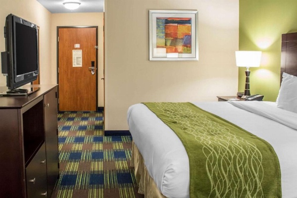 Econo Lodge Ankeny- Des Moines image 22